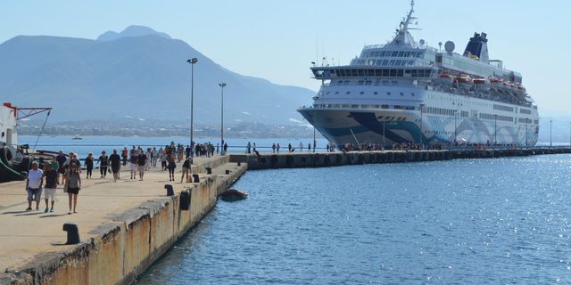 İsrailli turistler Alanya’ya dördüncü kez denizden geldi