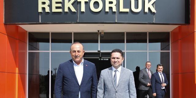 Mevlüt Çavuşoğlu, Rektör Türkdoğan’a başarılar diledi
