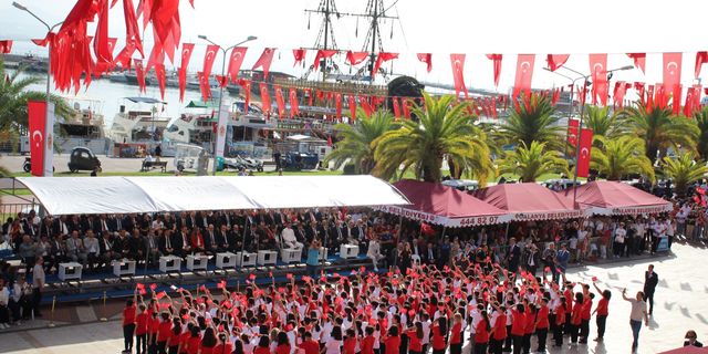 Alanya’da Cumhuriyet'in 100. yılı coşkuyla kutlanıyor