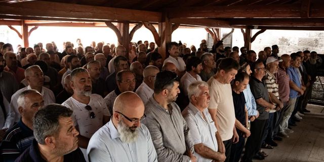 Gazze’de hayatını kaybedenler için gıyabi cenaze namazı kılındı