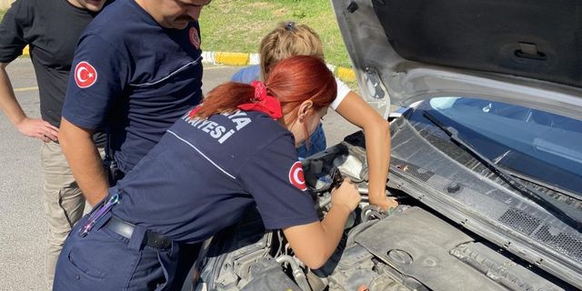 Otomobil üzerine bırakılan not “insanlık ölmemiş” dedirtti