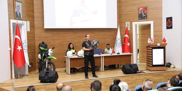 ALKÜ’lülere trafik güvenliği anlatıldı