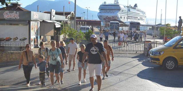 Norwegian Gem, Alanya’ya ABD’li turistleri getirdi
