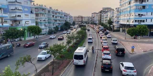 Antalya'da araç sayısı bir buçuk milyona dayandı