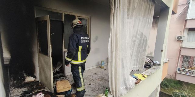 Kentsel dönüşüm için boşaltılan binada yangın paniği