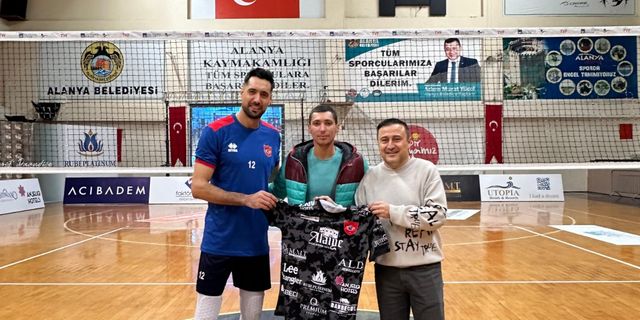 Toprak Razgatlıoğlu, Alanya Belediyespor’u ziyaret etti