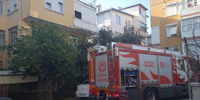 Alanya'da apartmanda çıkan yangın panik yarattı