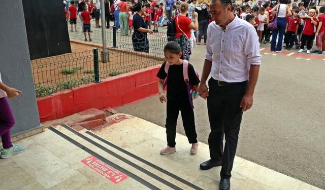 Bebekken ayağı kesilen Özge, ders başı yaptı