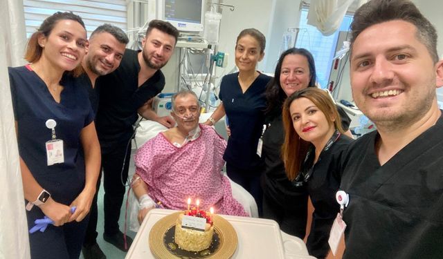 Alanya EAH’ta by-pass olan hastaya doğum günü sürprizi