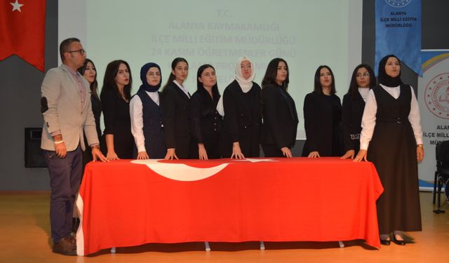 Alanya’da Öğretmenler Günü kutlandı