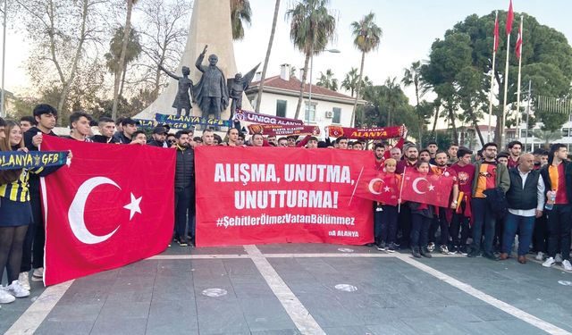 Alanya’da vatandaşlar terörü protesto etti