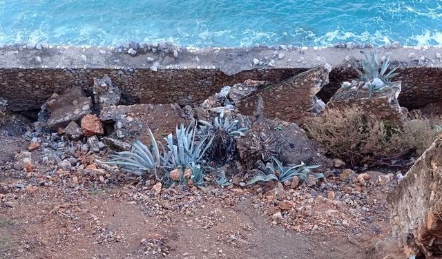 Alanya’da yağışın ardından Ulaş çöktü