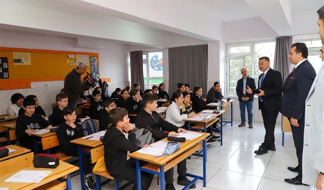 ALBAP Sınavı’nda Başkan Yücel öğrencileri yalnız bırakmadı