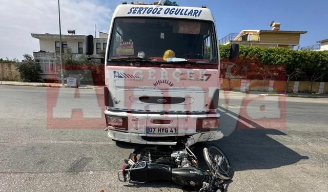 Alanya’da kamyon ile motosiklet çarpıştı: 2 yaralı