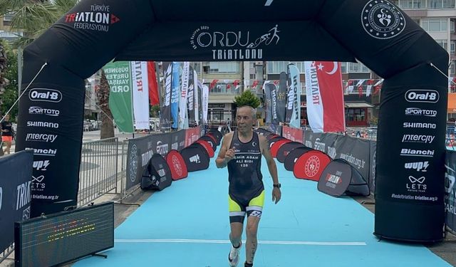 'Demir Adam' Triatlon Türkiye Kupası'nda ikinci oldu