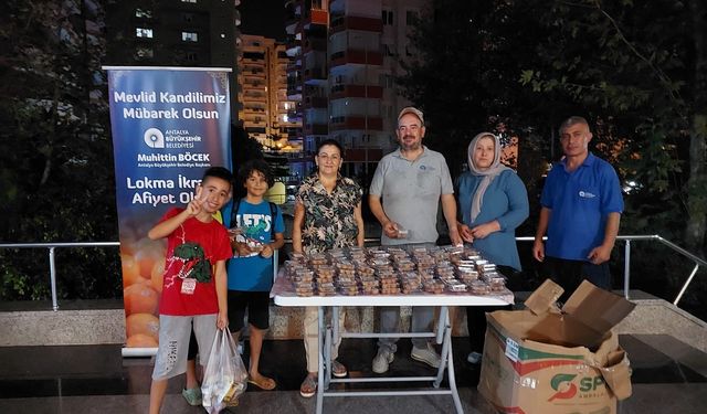 Büyükşehir Alanya'da lokma dağıttı