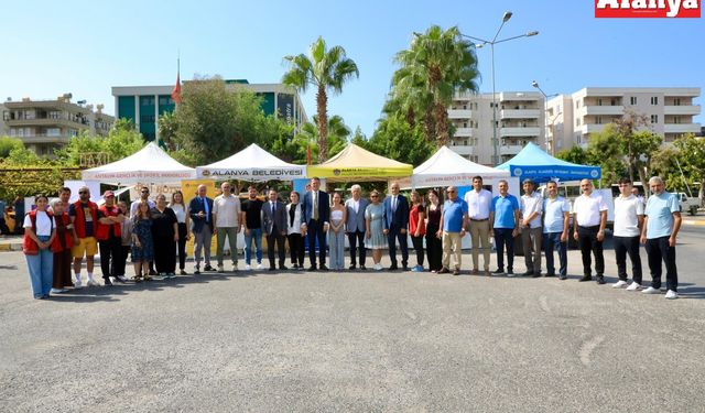 Alanya Otogarında yeni öğrenciler karşılandı