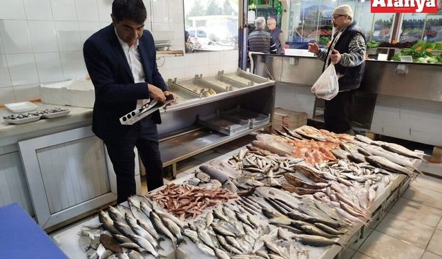 Alanya'da Yılbaşı Öncesi Gıda Denetimleri Sürüyor