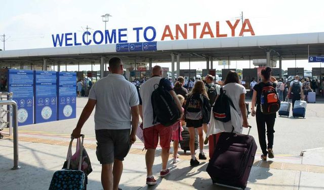 Antalya’ya 8 ayda 11,7 milyon ziyaretçi
