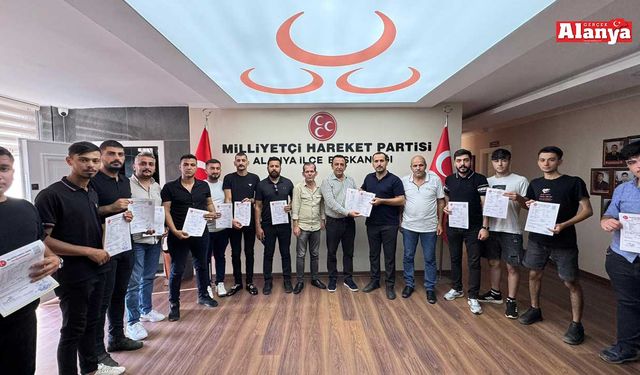 Ülkü Ocaklı gençler MHP’ye katıldı
