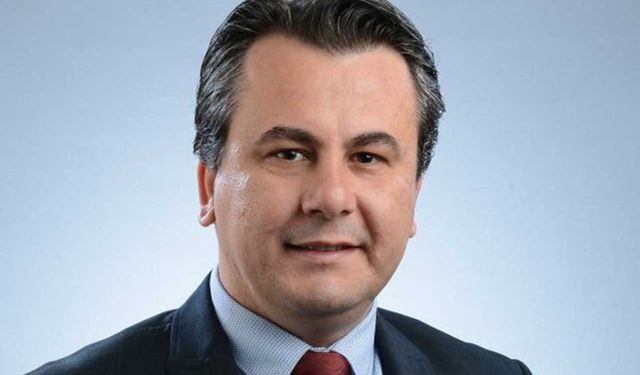 Eski meclis üyesinden Başkan Özçelik’e sert eleştiri