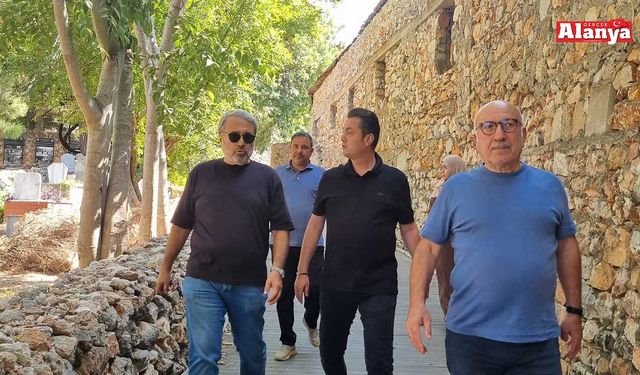 Kaymakam Öztürk tarihi camiyi inceledi
