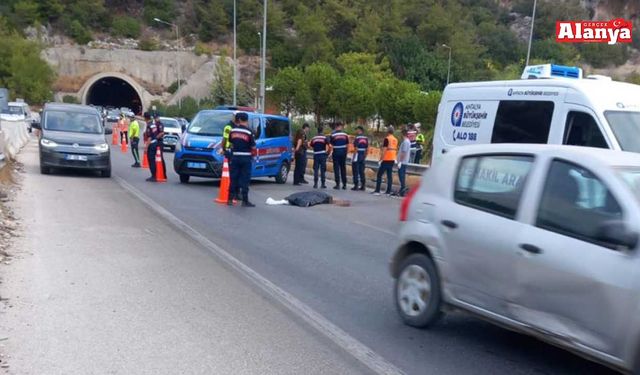 Motosikletle savrulan sürücü öldü