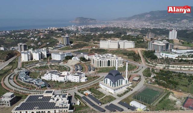 ALKÜ'lü 5 akademisyen en etkili bilim insanları listesinde