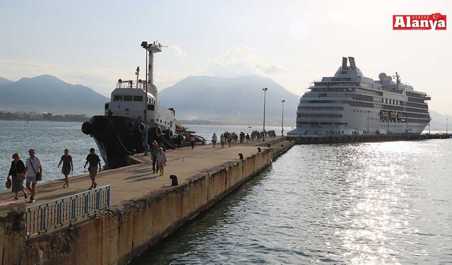 İngilizler Alanya'ya denizden geldi