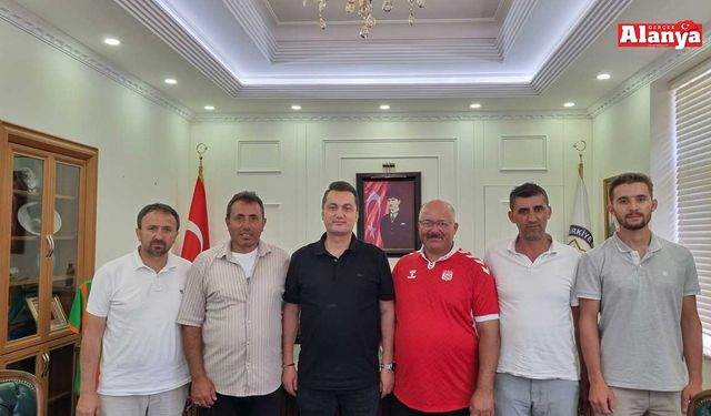 Kaymakam Öztürk’e ziyaretçi akını