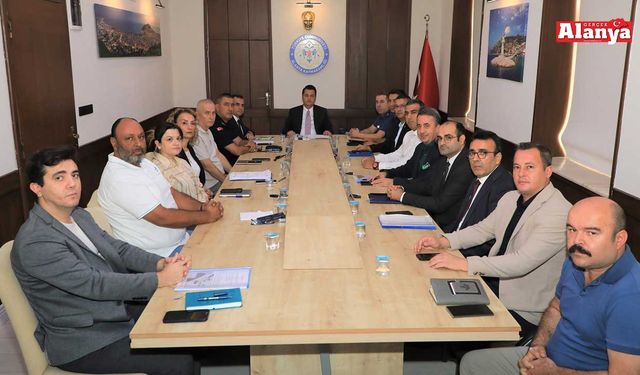 Alanya’da olası afet öncesi önlem için toplandılar