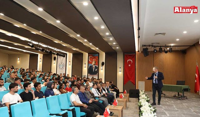 ALKÜ’de Türk savunma sanayinin gücü anlatıldı