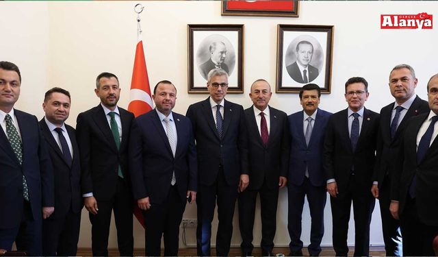 Tavlı ve Antalya milletvekillerinden Sağlık Bakanı Kemal Memişoğlu’na ziyaret