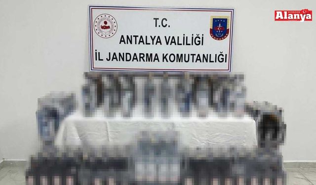 Durdurulan araçta 400 litre kaçak ve sahte içki ele geçirildi