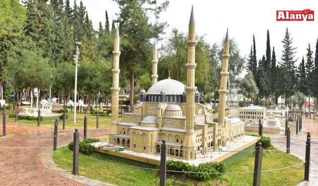 81 ildeki eserler minyatürleriyle sergileniyor