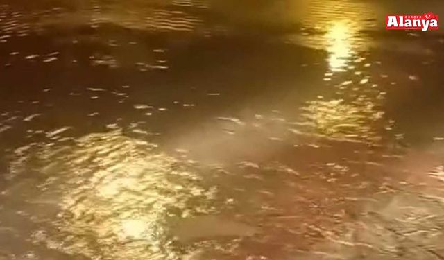 Alanya'da boşa akan su isyan ettirdi