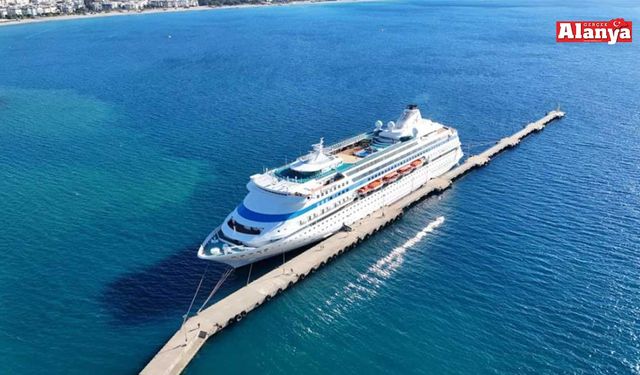Alanya'ta yılın son kruvaziyer gemisi geldi