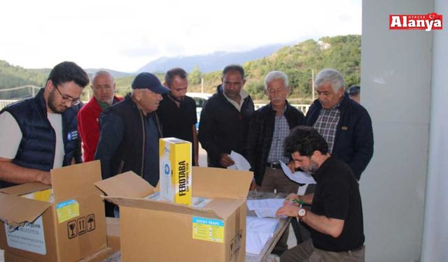 Üreticiye yapışkan tuzak desteği