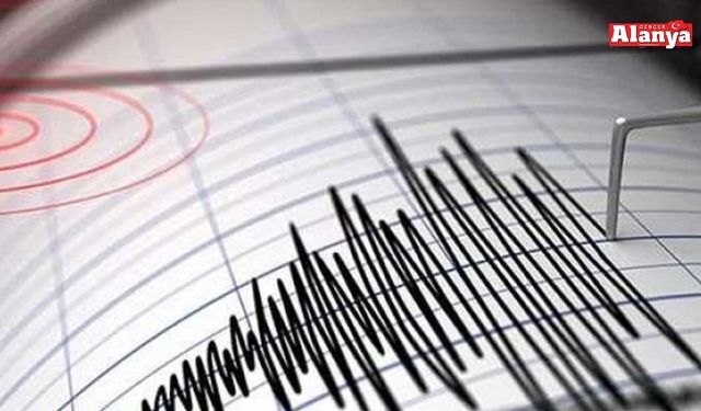 Gece saatlerinde deprem! Alanya'dan da hissedildi