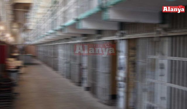 Alanya’da kalp krizi geçiren mahkum hayatını kaybetti