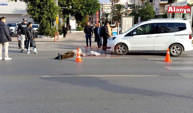 Alanya’da hafif ticari aracın çarptığı yaya yaralandı