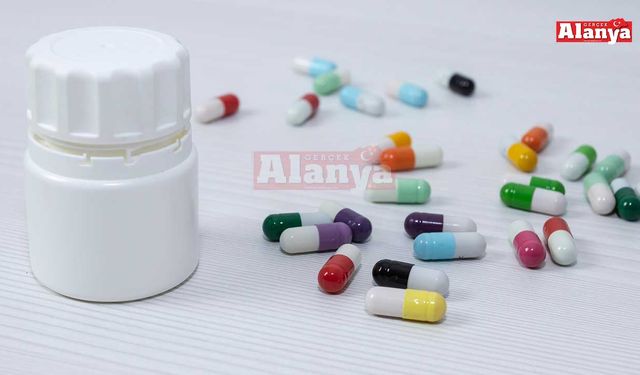 Alanya’da hap içerek canına kıymak istedi