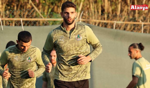 Alanyaspor'un yıldızına iki dev talip