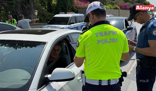 Alanya'da kurallara uymayanlara polisten ceza
