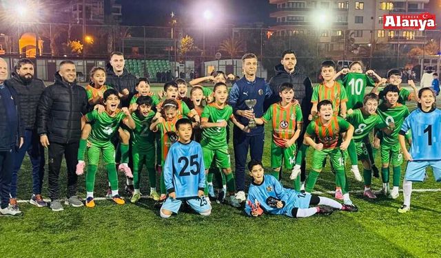 Alanyaspor U12 bölge şampiyonu oldu