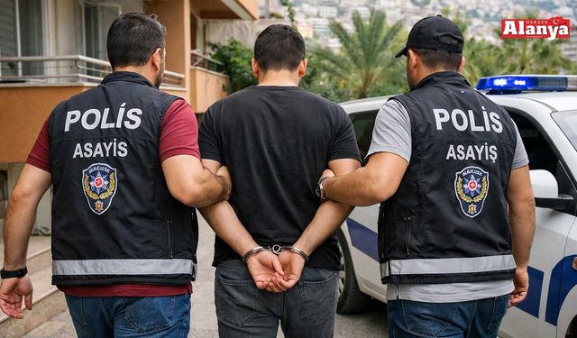 Alanya’da firari hükümlü polisten kaçamadı