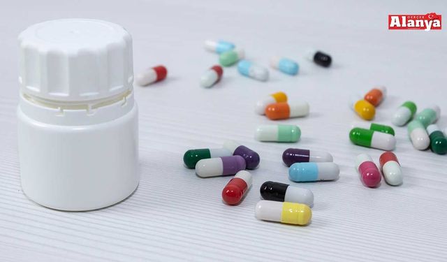 Alanya’da çok sayıda hap içerek canına kıymak istedi