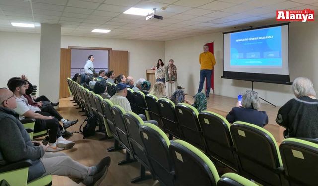 Alanya Huzurevi sakinlerine güvenli teknoloji eğitimi