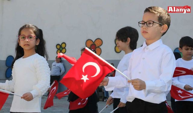Atatürk İlkokulu’nda İstiklal Marşı’nın kabulünün 105’inci yıl dönümü kutlandı
