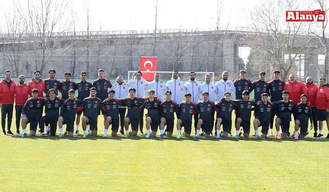 Antalyaspor ve Alanyasporlu gençler U17 Milli Takımı kampında
